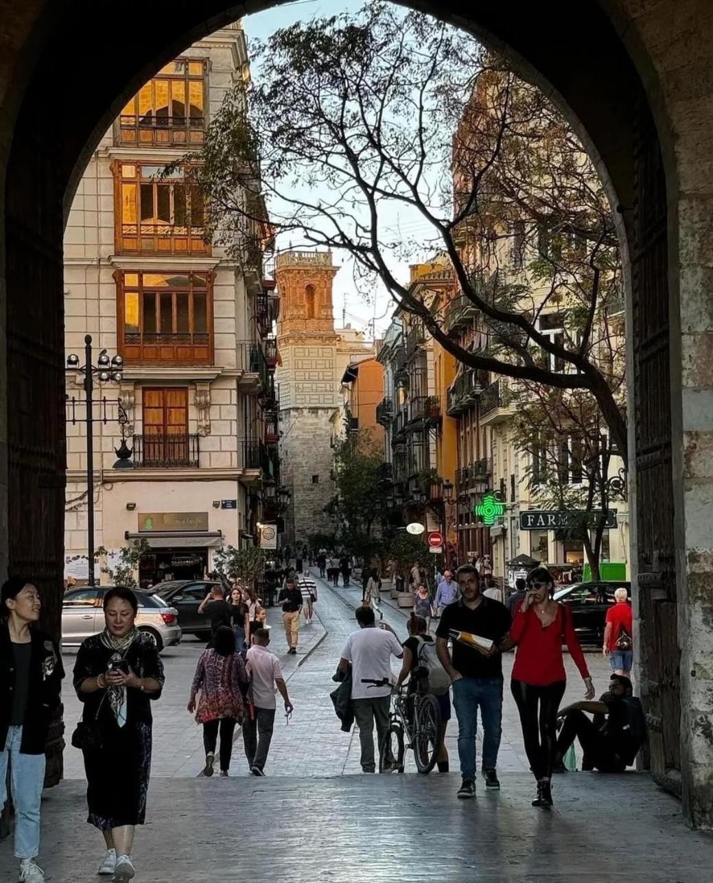 Mirador 1 Del Mercado Central - Habitacion Con Bano Privado En El Centro De La Ciudad Vella 발렌시아 외부 사진